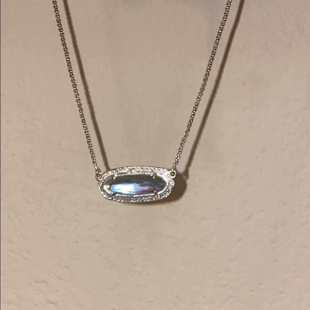 Kendra Scott necklace